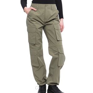 Women’s Olive Cargo Pants‎ W/ Button Closure & Multiple Pockets Boutique